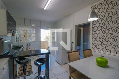 Casa à venda com 260m², 2 quartos e 2 vagasCozinha