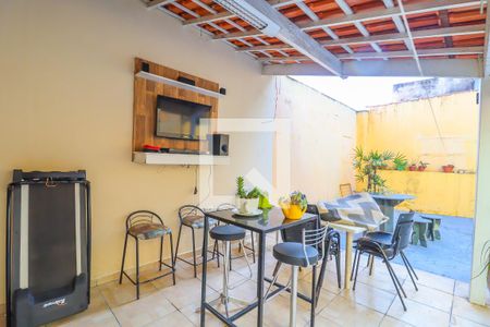 Casa à venda com 260m², 2 quartos e 2 vagasQuintal