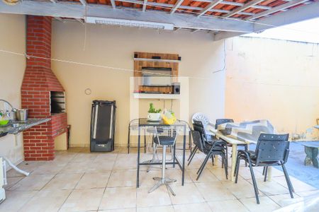Casa à venda com 260m², 2 quartos e 2 vagasQuintal