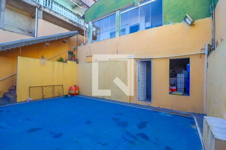 Casa à venda com 260m², 2 quartos e 2 vagasQuintal