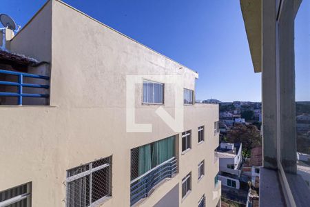 Vista da sala  de apartamento para alugar com 3 quartos, 90m² em São João Batista, Belo Horizonte