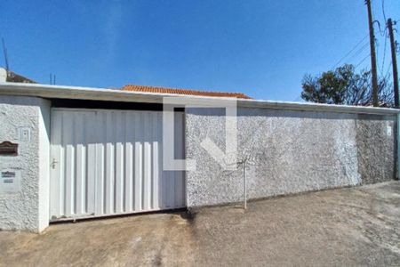 Casa à venda com 151m², 4 quartos e 1 vaga Casa à venda com 151m², 4 quartos e 1 vagaFachada