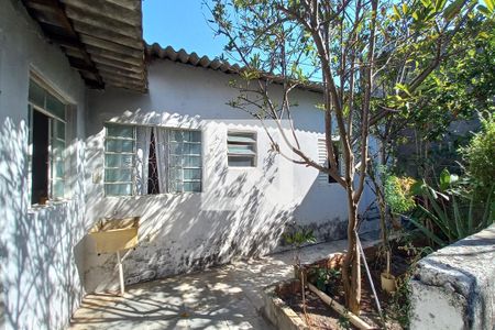 Casa à venda com 151m², 4 quartos e 1 vaga Casa à venda com 151m², 4 quartos e 1 vagaFachada