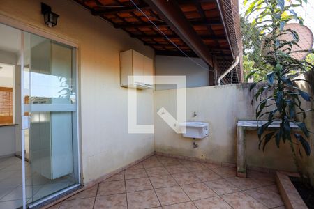 Casa de condomínio para alugar com 60m², 2 quartos e 1 vaga Casa de condomínio para alugar com 60m², 2 quartos e 1 vagaÁrea de serviço