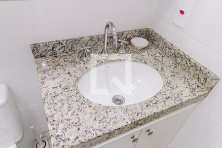 Apartamento à venda com 74m², 3 quartos e 2 vagasBanheiro da Suíte