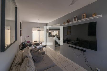 Sala de casa de condomínio para alugar com 3 quartos, 85m² em Vargem Pequena, Rio de Janeiro