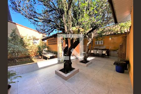 Casa à venda com 130m², 3 quartos e 3 vagasQuintal