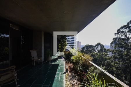 Varanda de apartamento à venda com 4 quartos, 500m² em Vila Suzana, São Paulo