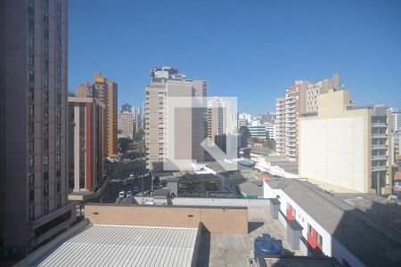 Vista de kitnet/studio para alugar com 1 quarto, 33m² em Centro, Curitiba