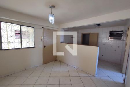 Sala de casa para alugar com 2 quartos, 70m² em Tanque, Rio de Janeiro