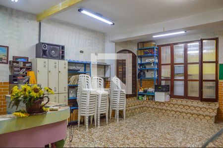 Casa à venda com 250m², 4 quartos e 2 vagasSalão de festas