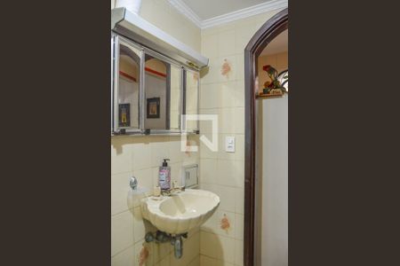 Casa à venda com 250m², 4 quartos e 2 vagasLavabo