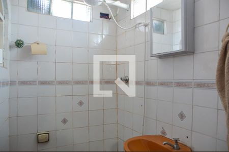 Casa à venda com 250m², 4 quartos e 2 vagasBanheiro da Suíte 4