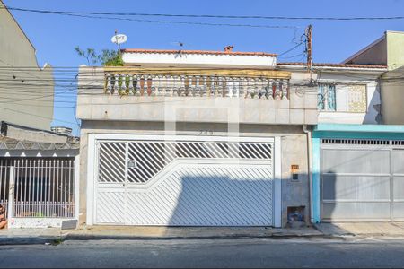 Casa à venda com 250m², 4 quartos e 2 vagasFachada