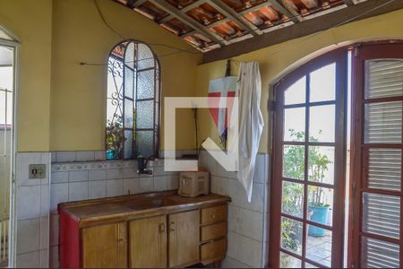 Casa à venda com 250m², 4 quartos e 2 vagasEdícula