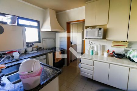 Apartamento à venda com 193m², 4 quartos e 4 vagasCozinha - Armários