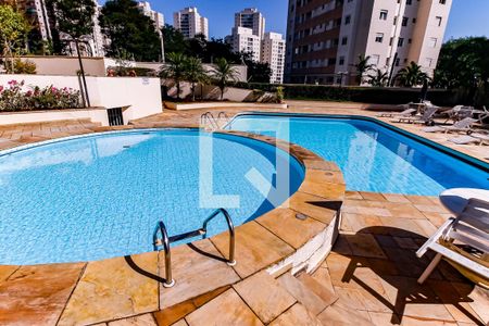 Apartamento à venda com 193m², 4 quartos e 4 vagasÁrea comum - Piscina