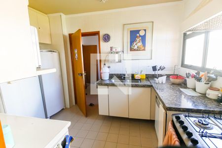 Apartamento à venda com 193m², 4 quartos e 4 vagasCozinha - Armários