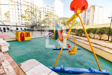 Apartamento à venda com 193m², 4 quartos e 4 vagasÁrea comum - Playground