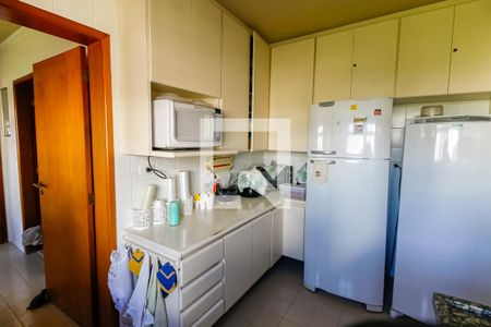 Apartamento à venda com 193m², 4 quartos e 4 vagasCozinha - Armários