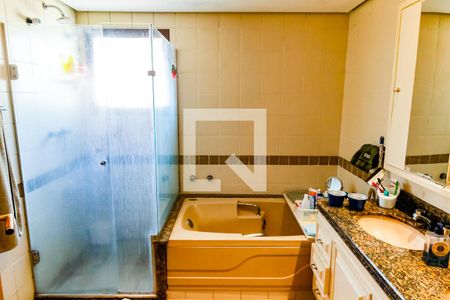 Apartamento à venda com 193m², 4 quartos e 4 vagasBanheiro da Suíte 2