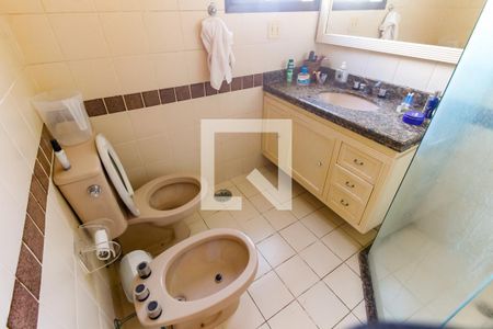 Apartamento à venda com 193m², 4 quartos e 4 vagasBanheiro da Suíte 1