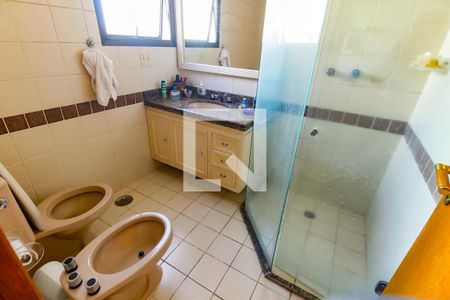 Apartamento à venda com 193m², 4 quartos e 4 vagasBanheiro da Suíte 1