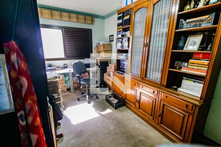 Apartamento à venda com 193m², 4 quartos e 4 vagasQuarto