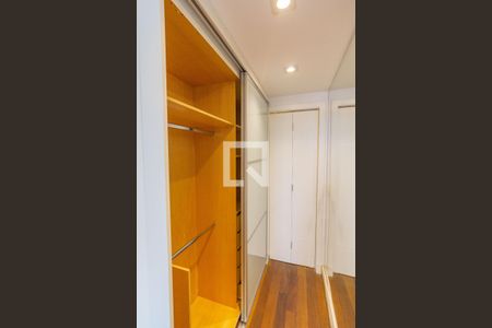 Apartamento para alugar com 75m², 1 quarto e 2 vagasCloset da suíte