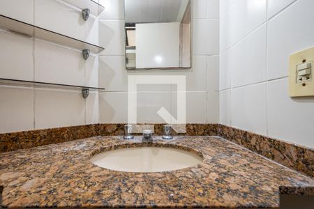 Apartamento à venda com 70m², 3 quartos e 1 vaga Apartamento à venda com 70m², 3 quartos e 1 vagaBanheiro da Suíte