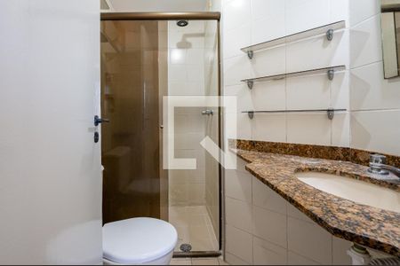 Apartamento à venda com 70m², 3 quartos e 1 vaga Apartamento à venda com 70m², 3 quartos e 1 vagaBanheiro da Suíte
