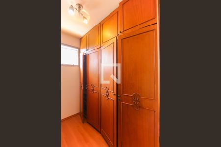 Casa para alugar com 724m², 6 quartos e 10 vagasCloset da suíte