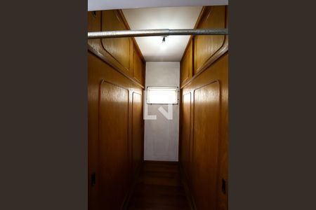 Apartamento à venda com 241m², 3 quartos e 3 vagasCloset da suíte 1