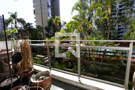 Varanda de apartamento à venda com 3 quartos, 241m² em Real Parque, São Paulo