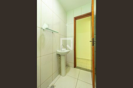 Casa de condomínio à venda com 80m², 2 quartos e 1 vagaLavabo