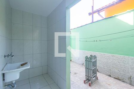 Casa de condomínio à venda com 80m², 2 quartos e 1 vagaÁrea de Serviço