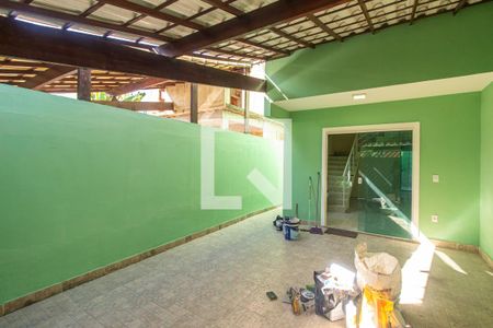 Casa de condomínio à venda com 80m², 2 quartos e 1 vagaQuintal