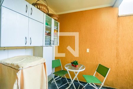 Casa à venda com 129m², 3 quartos e 2 vagas Casa à venda com 129m², 3 quartos e 2 vagasÁrea de Serviço