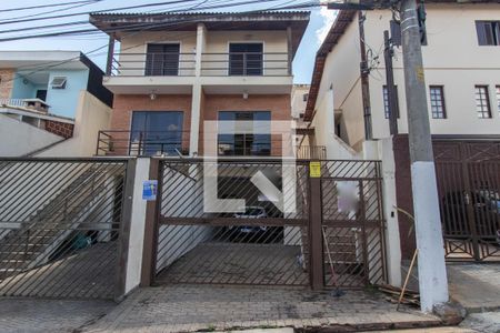 Casa à venda com 157m², 3 quartos e 3 vagas Casa à venda com 157m², 3 quartos e 3 vagasFachada