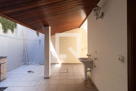 Casa à venda com 157m², 3 quartos e 3 vagas Casa à venda com 157m², 3 quartos e 3 vagasÁrea de Serviço