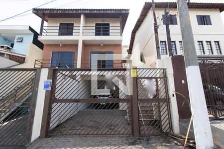 Casa à venda com 157m², 3 quartos e 3 vagas Casa à venda com 157m², 3 quartos e 3 vagasFachada