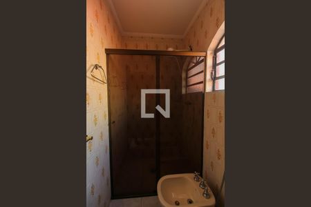 Casa à venda com 172m², 3 quartos e 3 vagas Casa à venda com 172m², 3 quartos e 3 vagasBanheiro