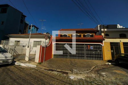 Casa à venda com 172m², 3 quartos e 3 vagas Casa à venda com 172m², 3 quartos e 3 vagasfachada
