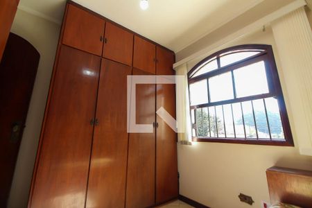 Casa à venda com 172m², 3 quartos e 3 vagas Casa à venda com 172m², 3 quartos e 3 vagasQuarto 3