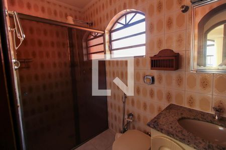 Casa à venda com 172m², 3 quartos e 3 vagas Casa à venda com 172m², 3 quartos e 3 vagasBanheiro