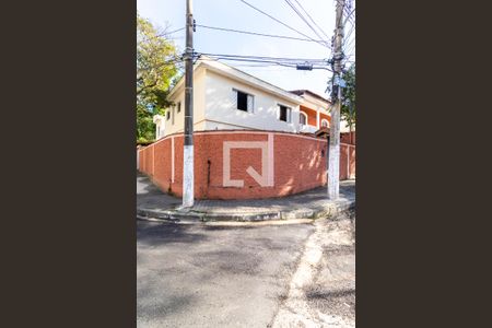 Casa à venda com 167m², 3 quartos e 3 vagas Casa à venda com 167m², 3 quartos e 3 vagasFachada