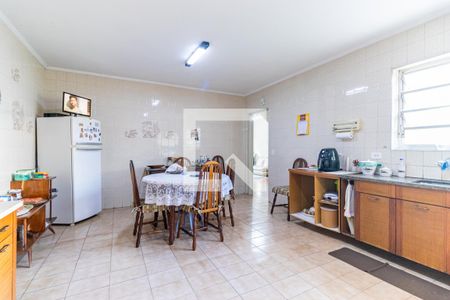 Casa à venda com 167m², 3 quartos e 3 vagas Casa à venda com 167m², 3 quartos e 3 vagasCozinha