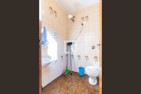 Casa à venda com 167m², 3 quartos e 3 vagas Casa à venda com 167m², 3 quartos e 3 vagasBanheiro de Serviço