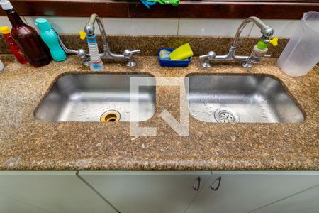 Casa para alugar com 385m², 4 quartos e 7 vagasDetalhe - Cozinha