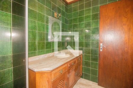 Casa à venda com 494m², 5 quartos e 6 vagasBanheiro Social